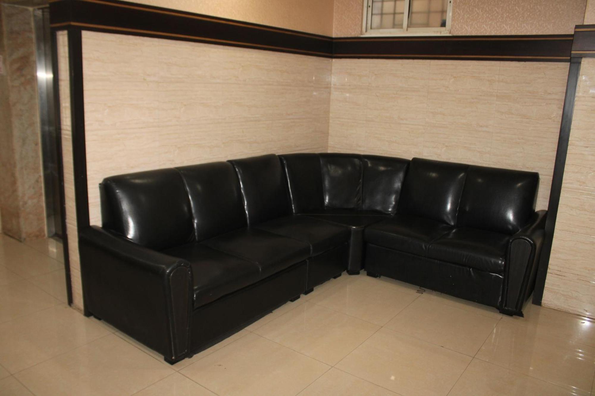 Vp International Hotel Bangalore Bagian luar foto