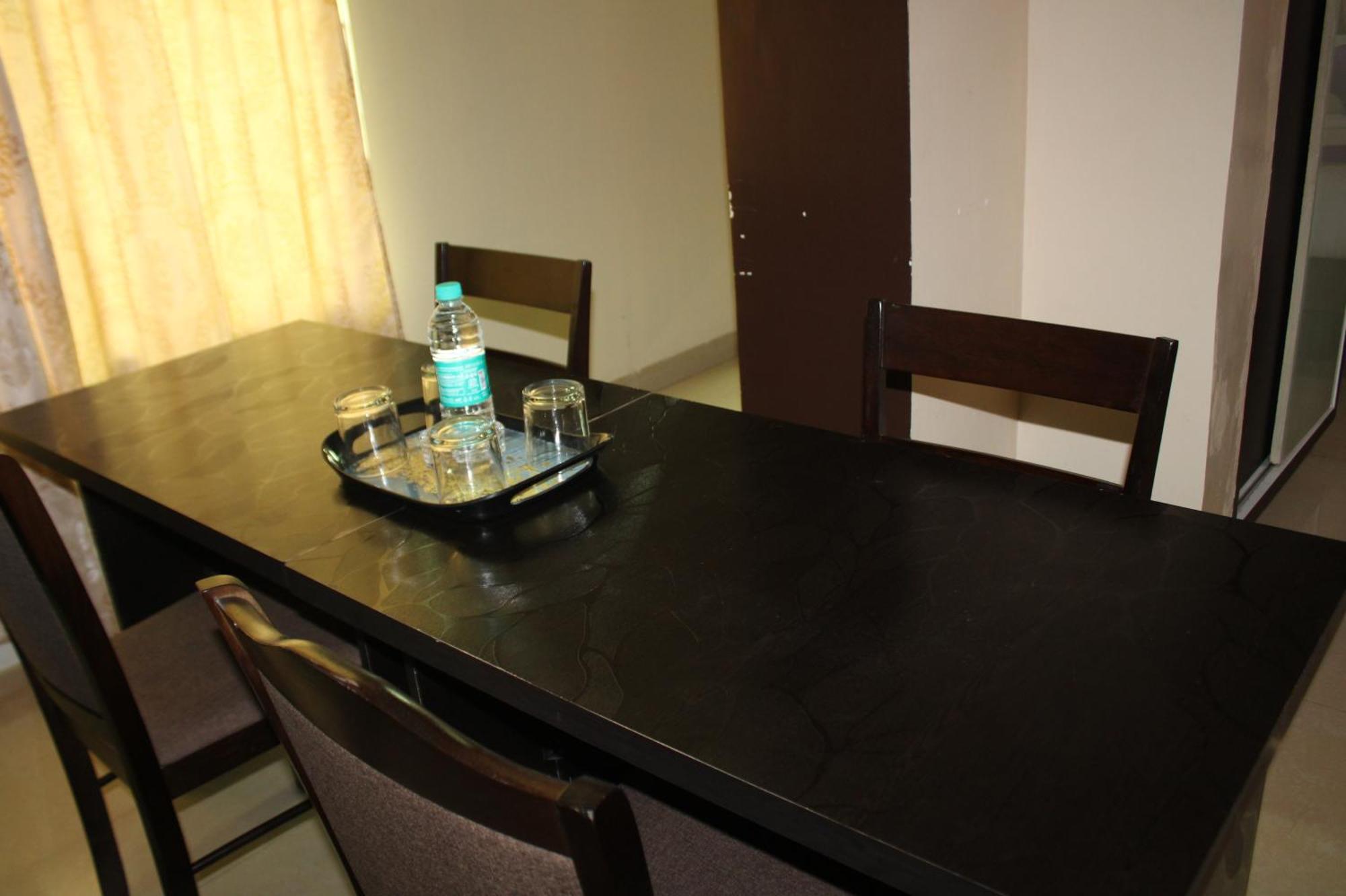Vp International Hotel Bangalore Bagian luar foto