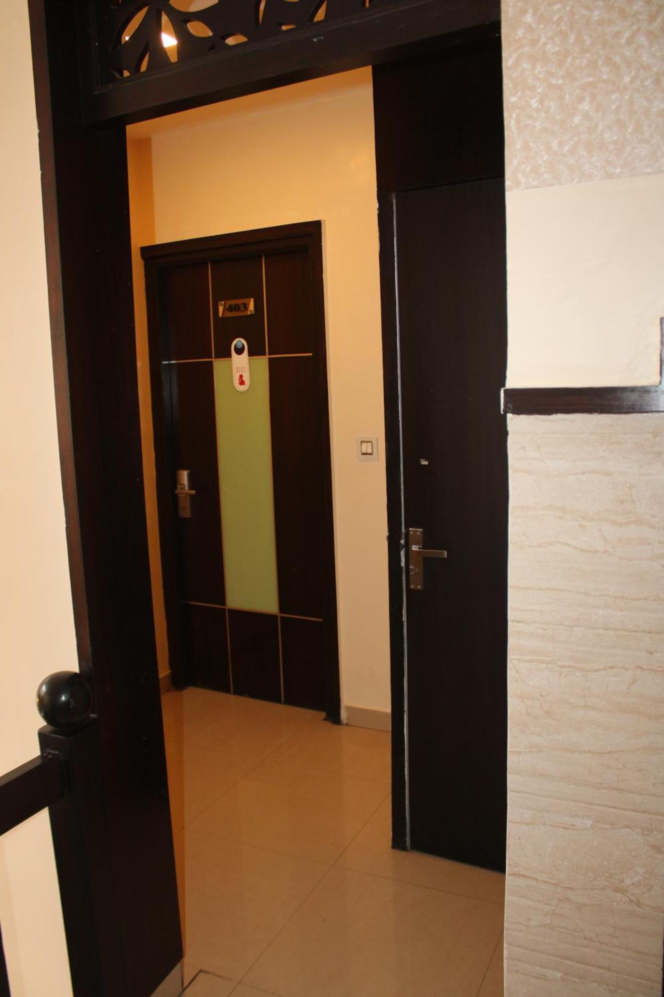Vp International Hotel Bangalore Bagian luar foto