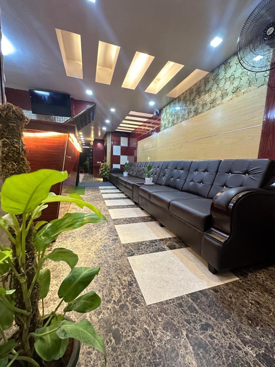 Vp International Hotel Bangalore Bagian luar foto
